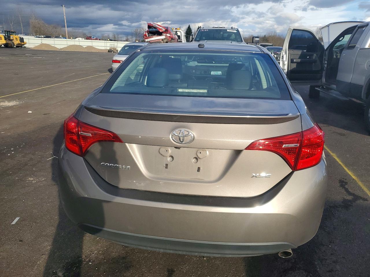 2018 TOYOTA COROLLA XSE photo 11