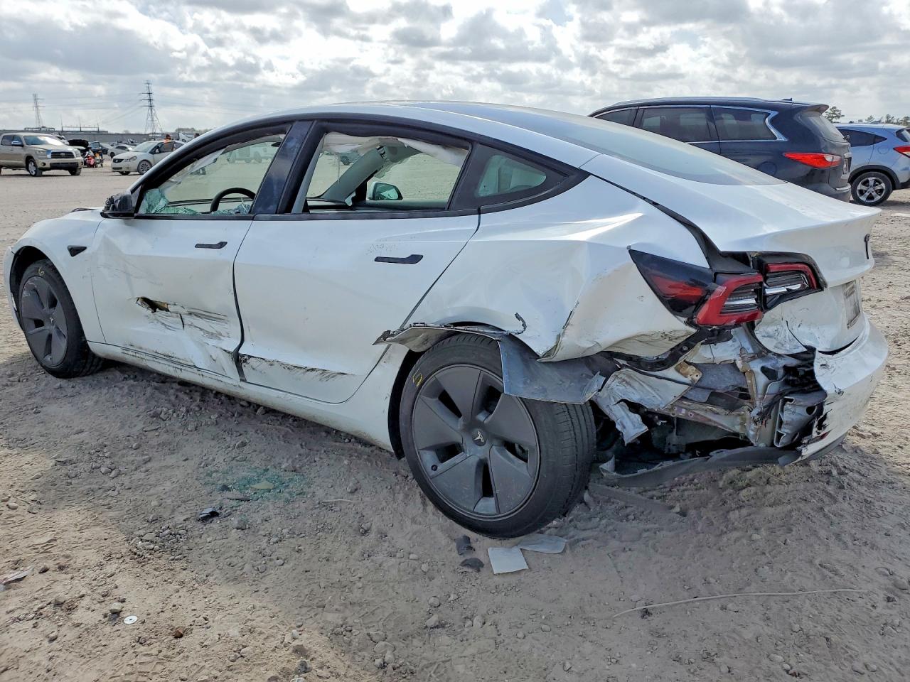 2022 TESLA MODEL 3 photo 3