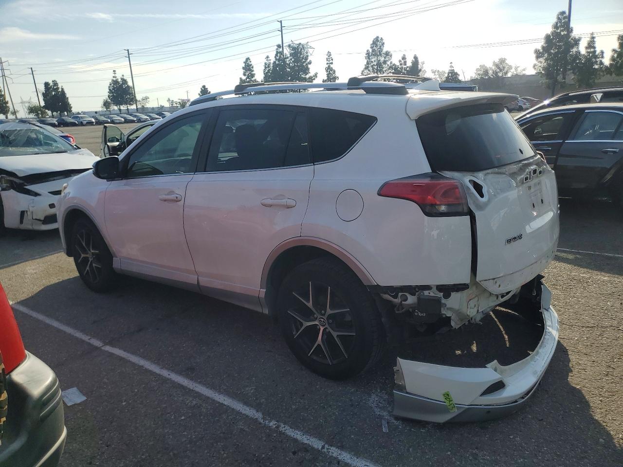 2016 TOYOTA RAV4 SE photo 3
