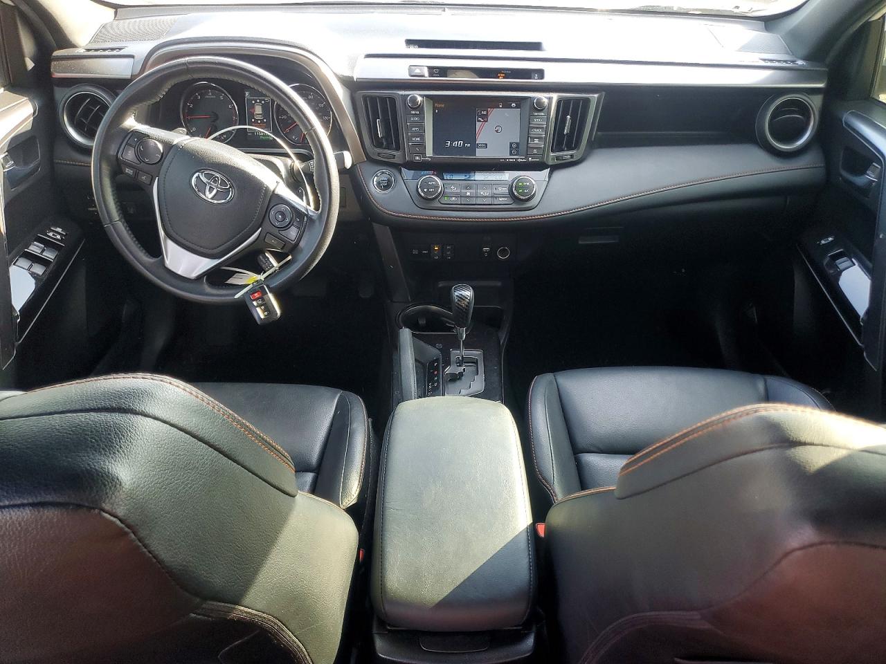 2016 TOYOTA RAV4 SE photo 15