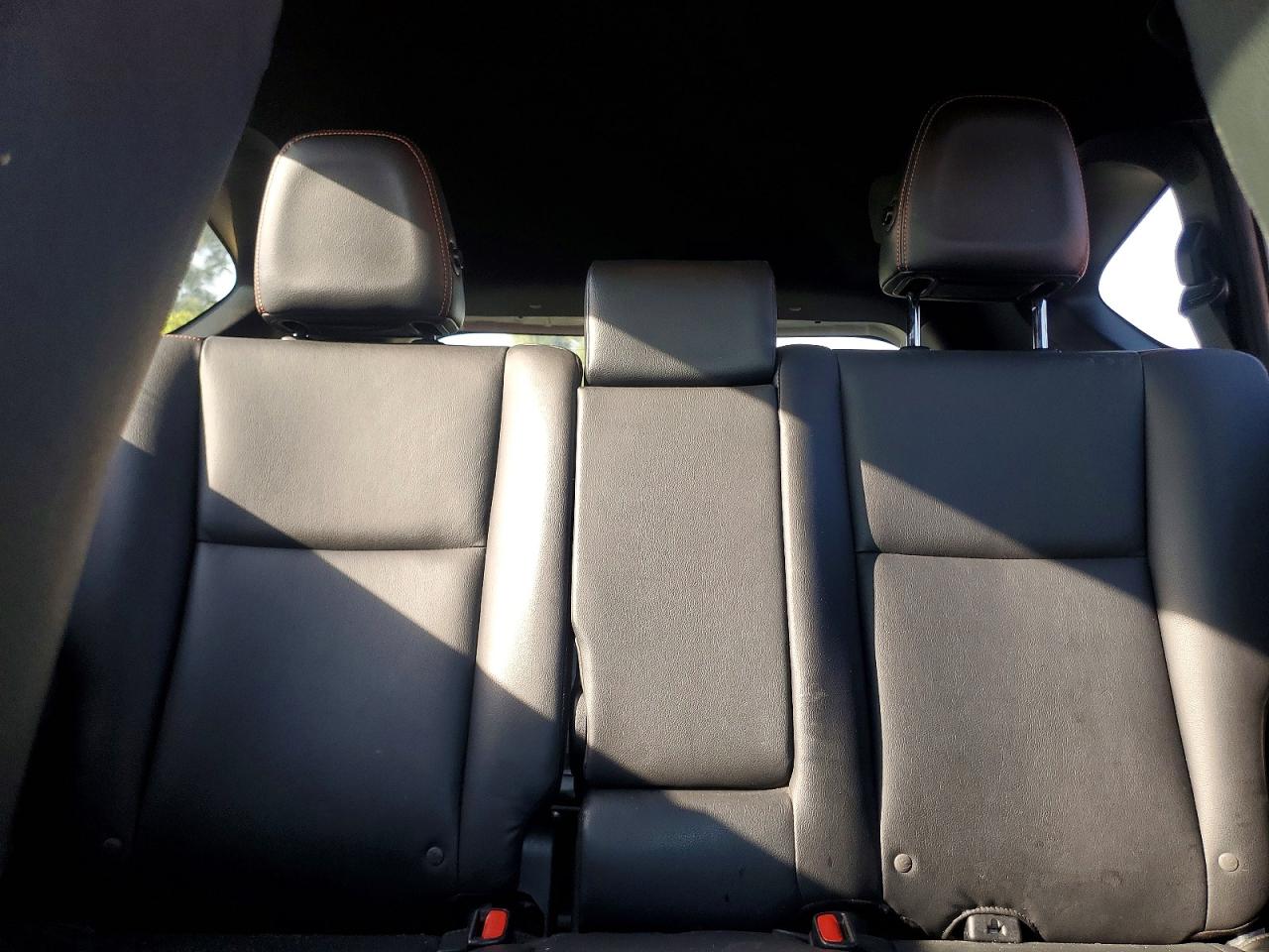 2016 TOYOTA RAV4 SE photo 19