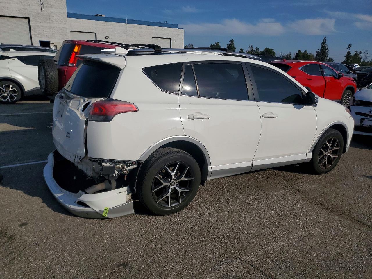 2016 TOYOTA RAV4 SE photo 5