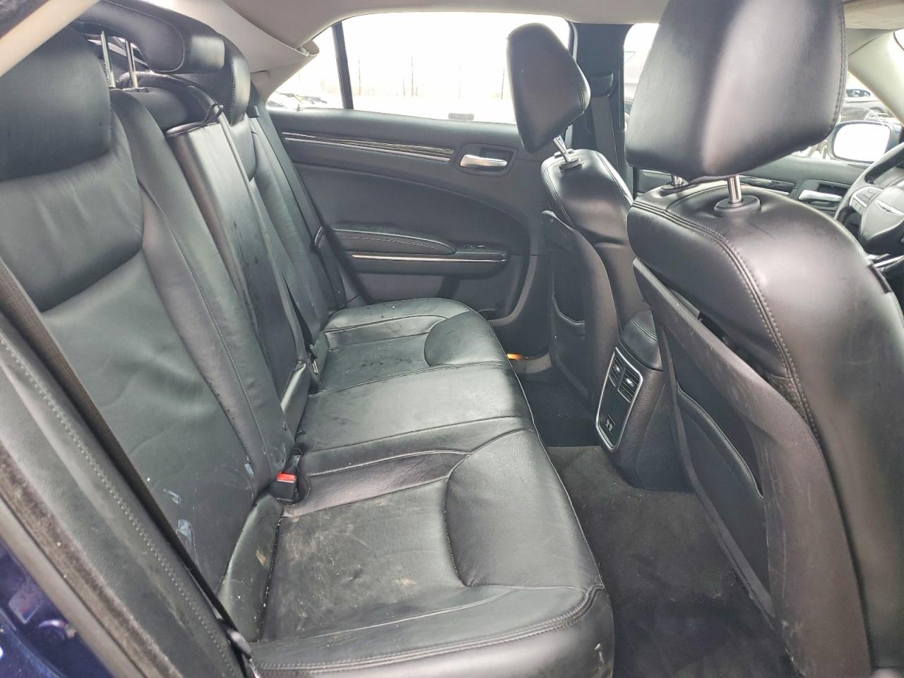 2016 CHRYSLER 300 photo 19