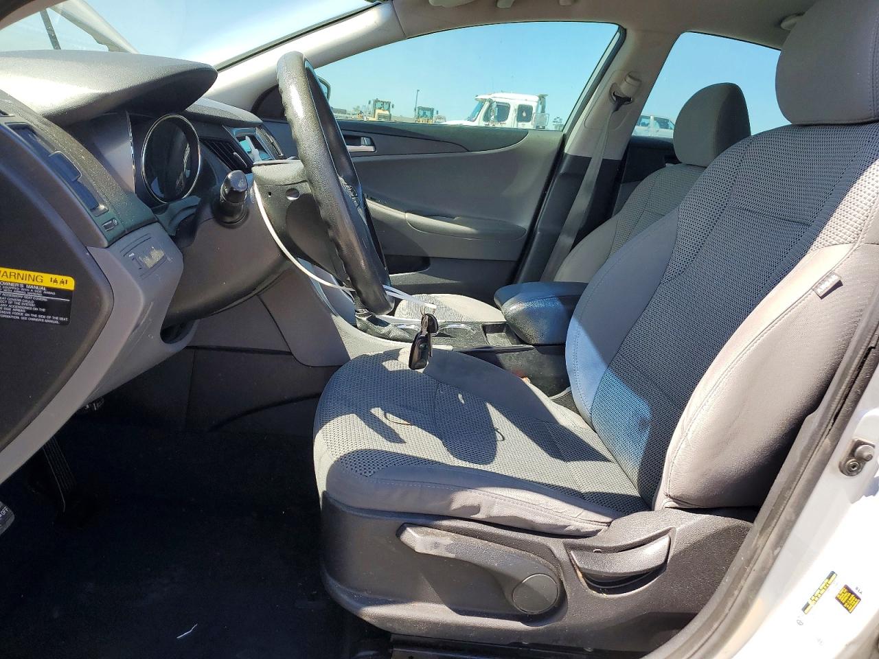 2013 HYUNDAI SONATA GLS photo 13