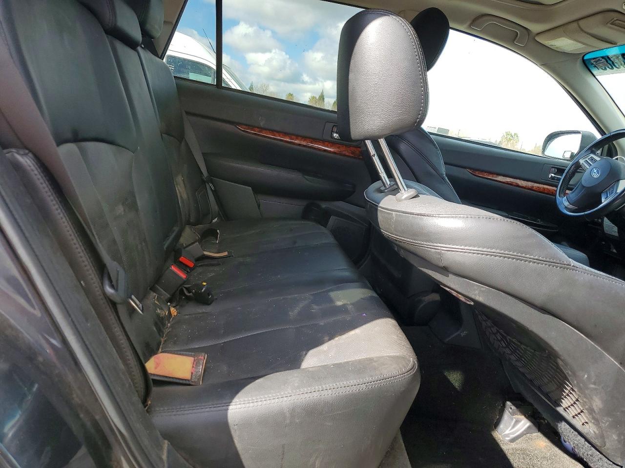 2012 SUBARU OUTBACK 3.6R LIMITED photo 11