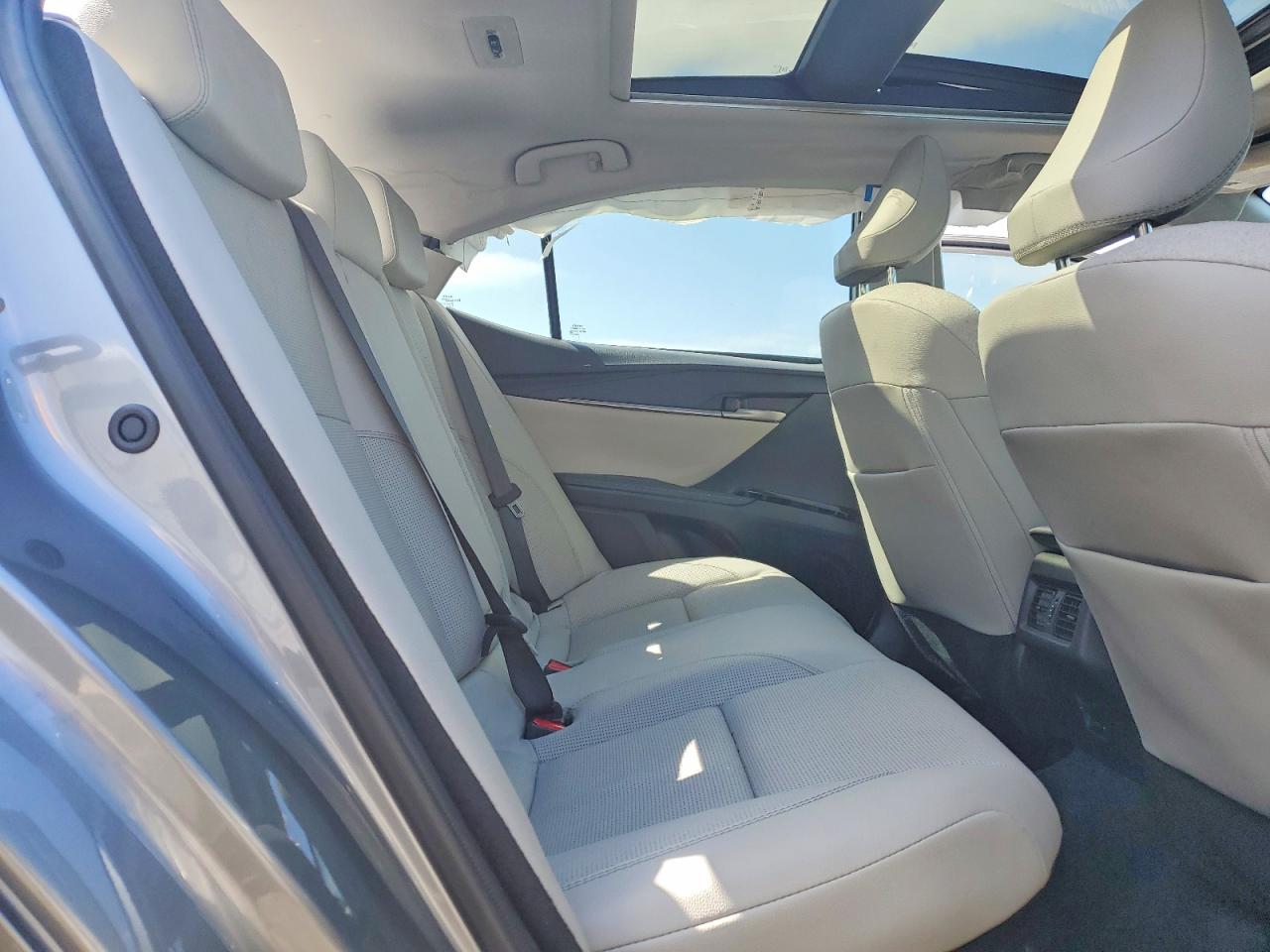 2025 TOYOTA CAMRY XLE photo 10