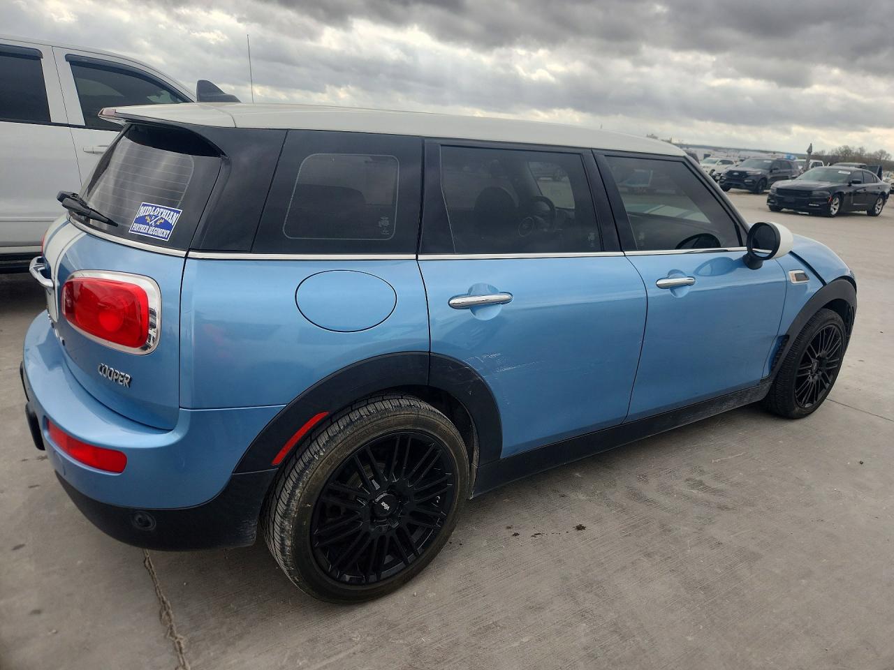2017 MINI COOPER CLUBMAN photo 3