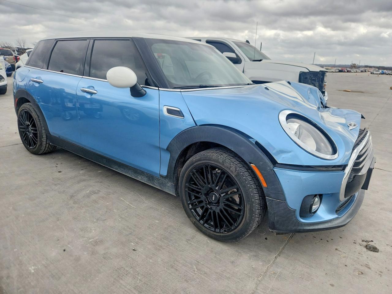2017 MINI COOPER CLUBMAN photo 4