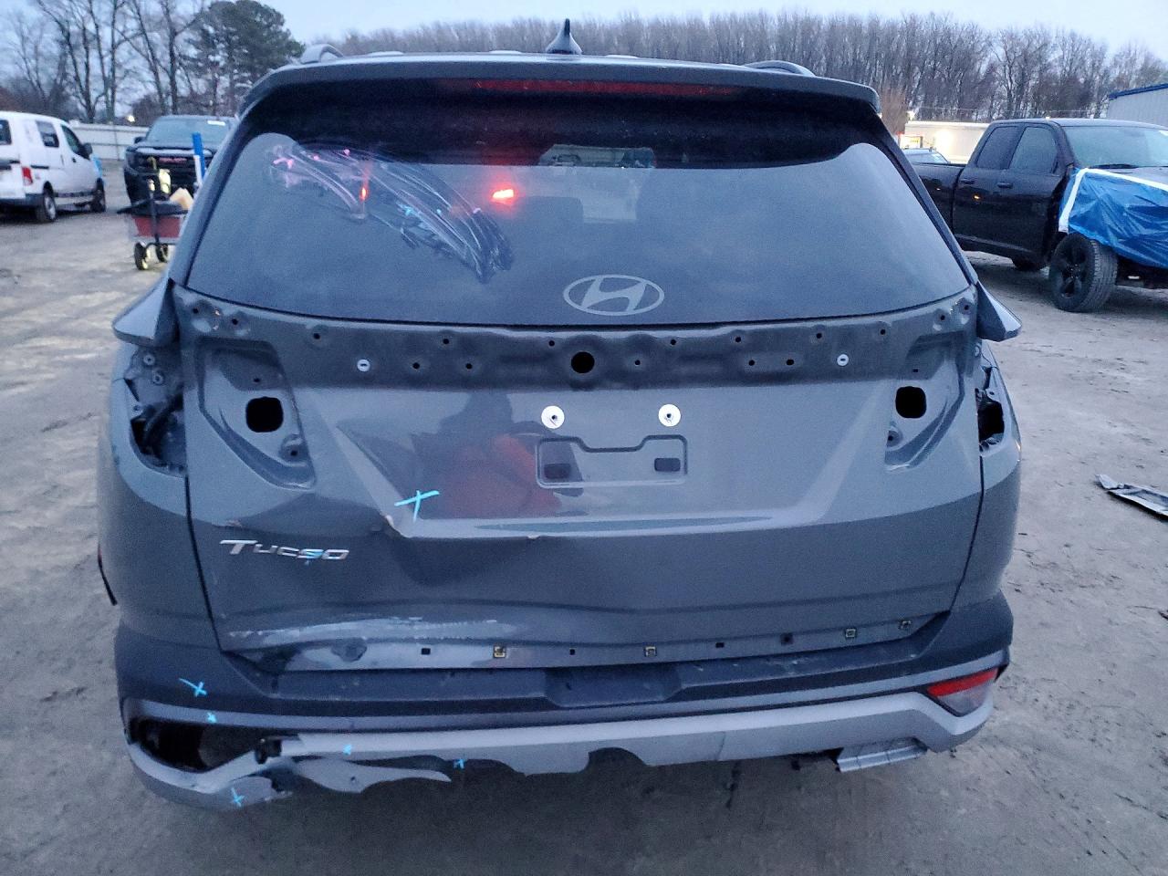 2025 HYUNDAI TUCSON SEL photo 6