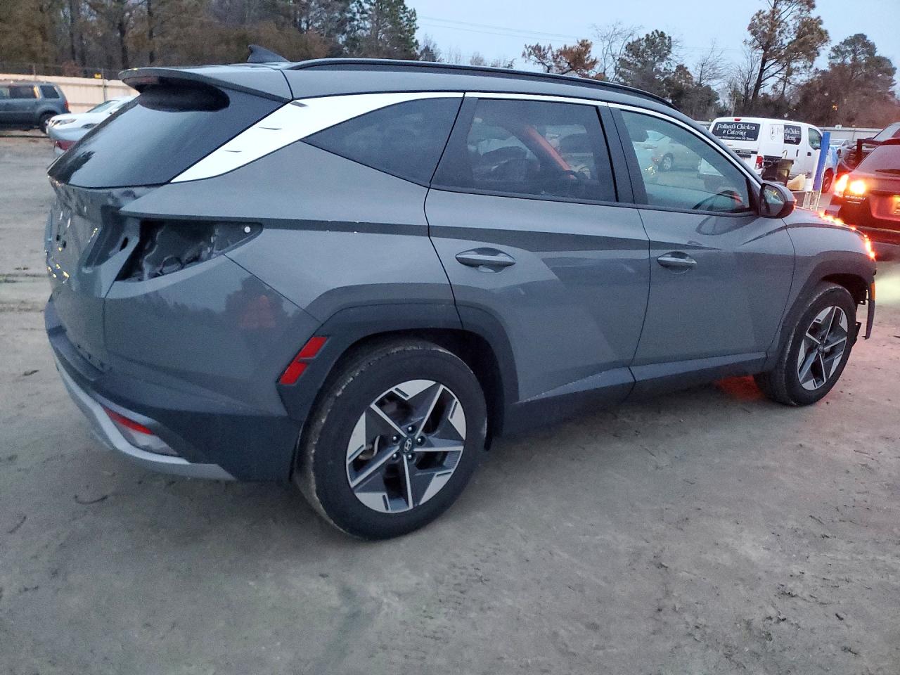 2025 HYUNDAI TUCSON SEL photo 3