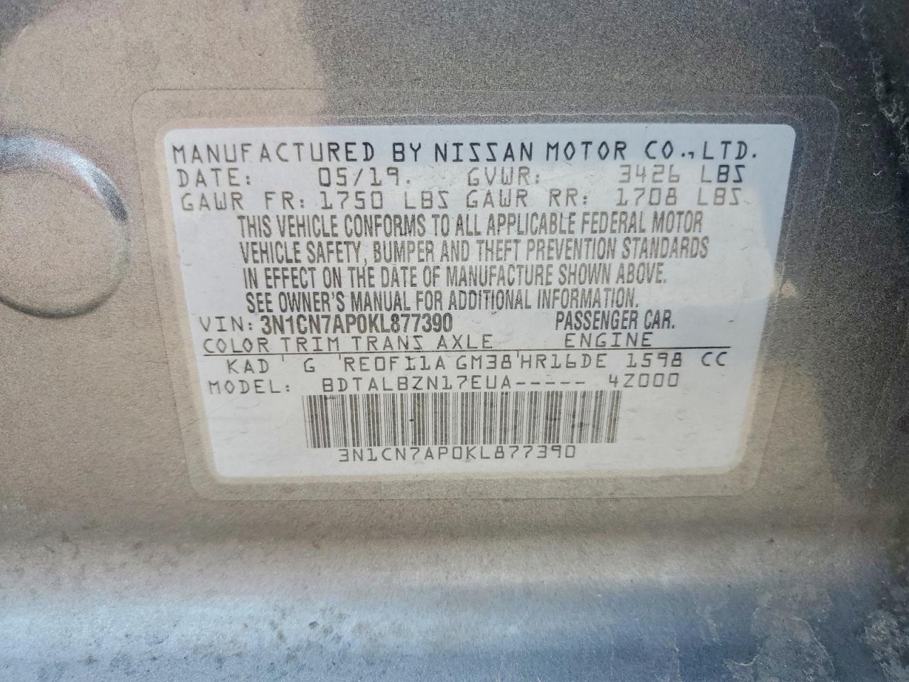 2019 NISSAN VERSA SV photo 12