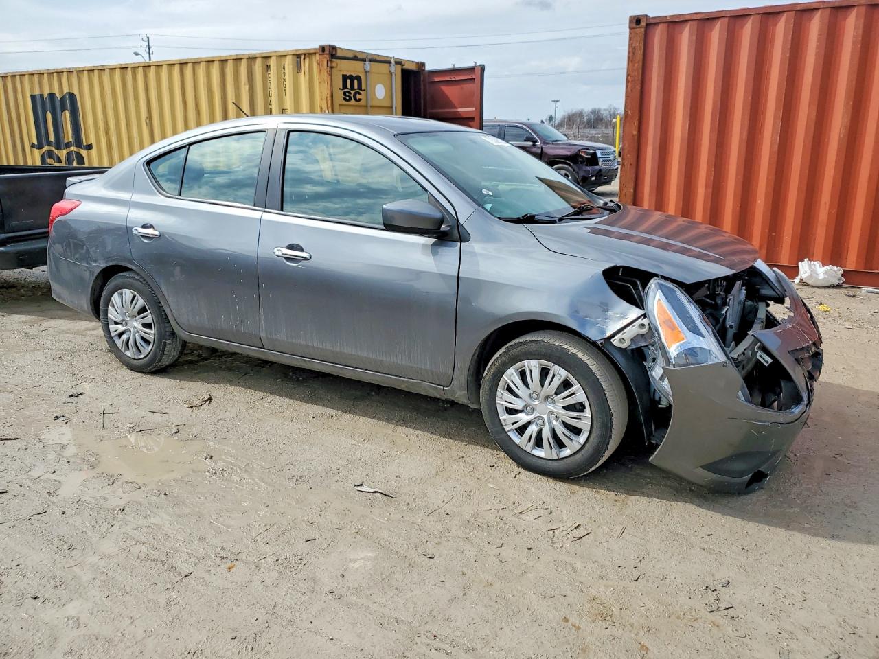 2019 NISSAN VERSA SV photo 4