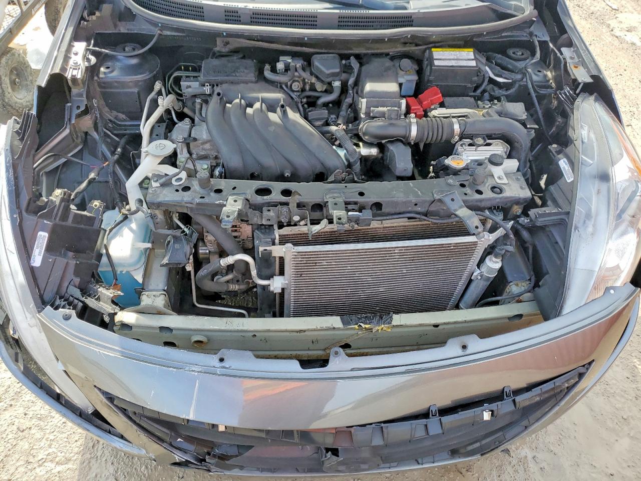 2019 NISSAN VERSA SV photo 11