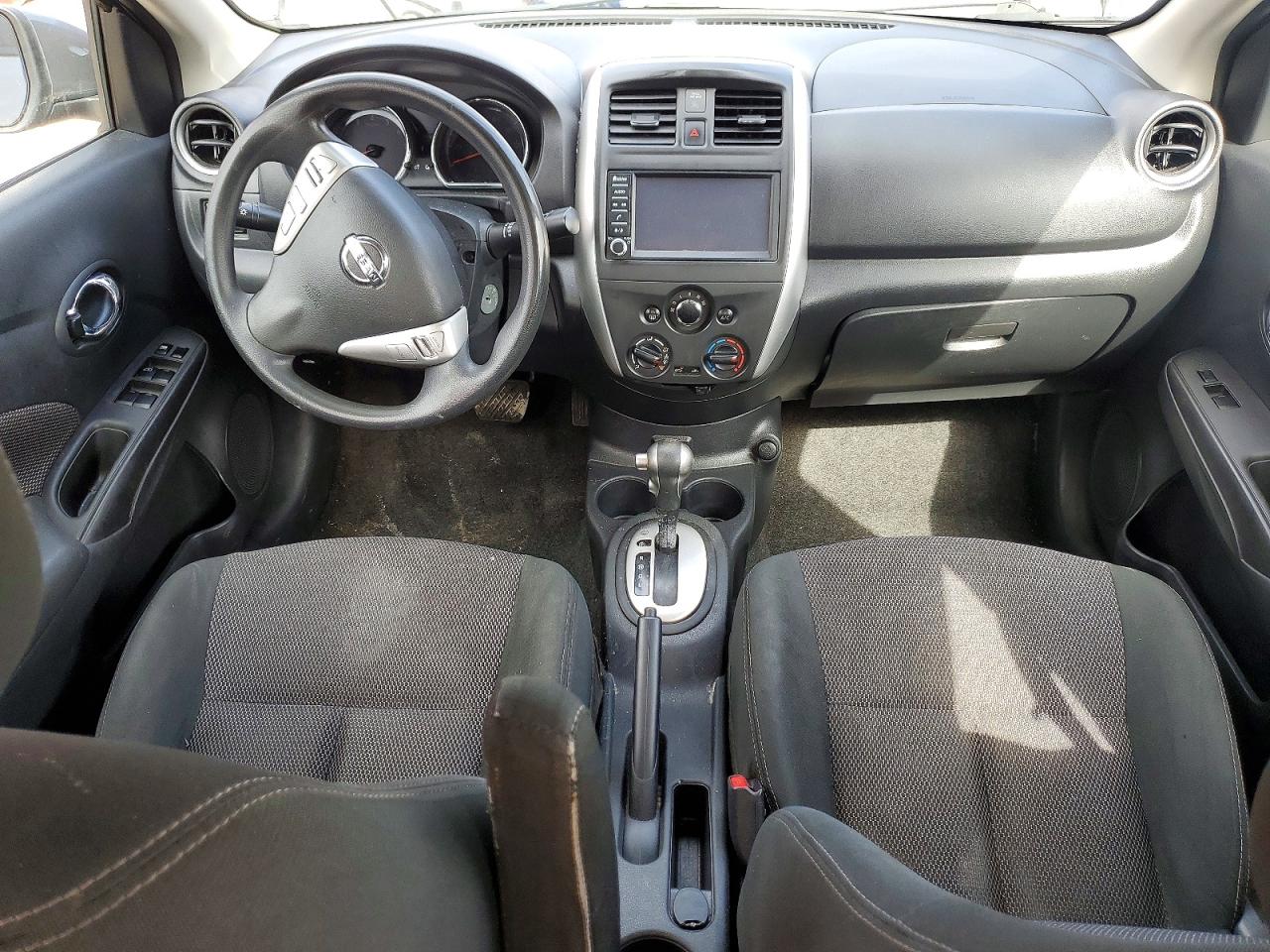 2019 NISSAN VERSA SV photo 8