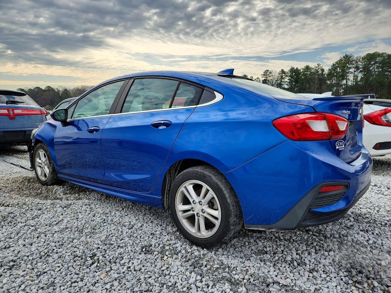 2017 CHEVROLET CRUZE LT photo 4