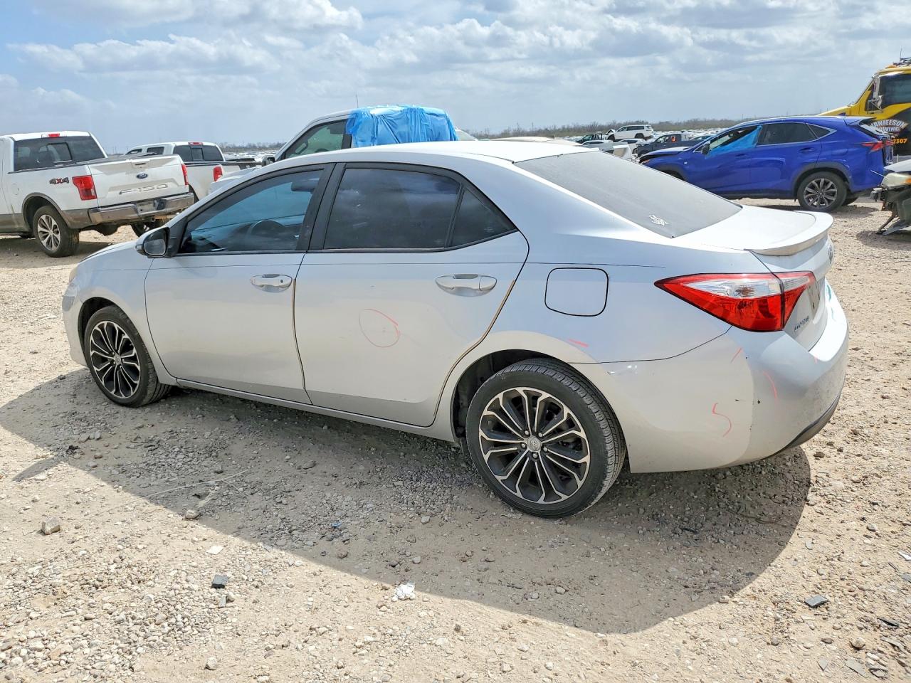 2015 TOYOTA COROLLA S PLUS photo 3