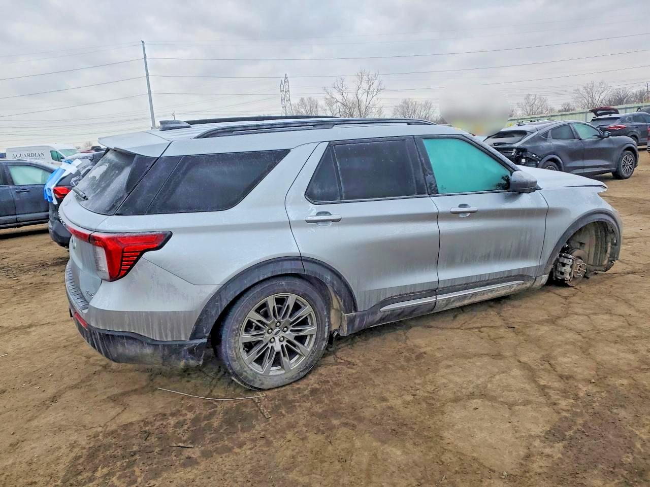 2025 FORD EXPLORER ACTIVE photo 3