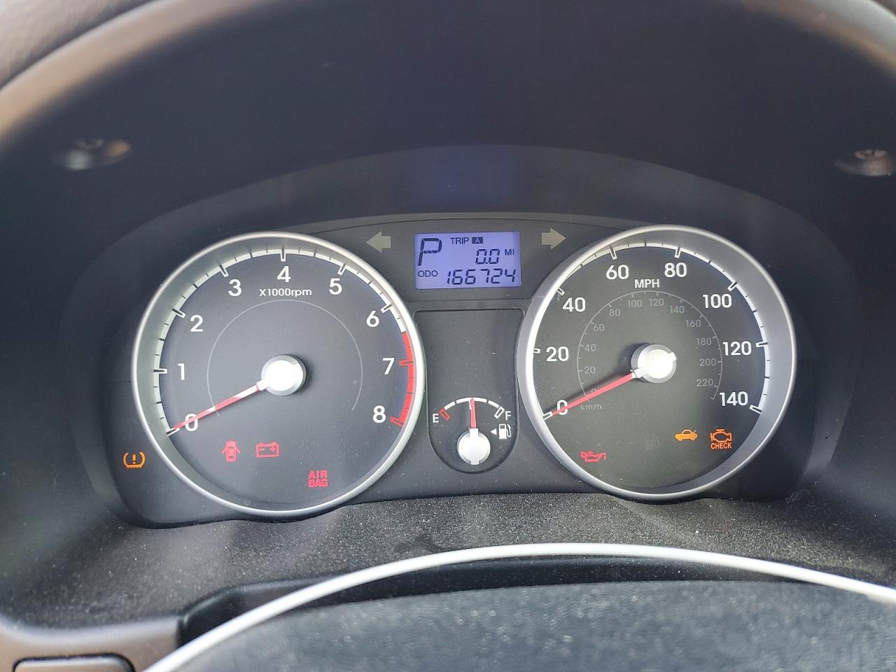 2010 HYUNDAI ACCENT photo 25