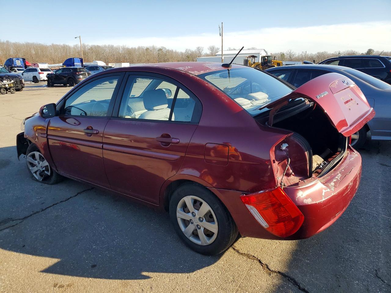 2010 HYUNDAI ACCENT photo 4
