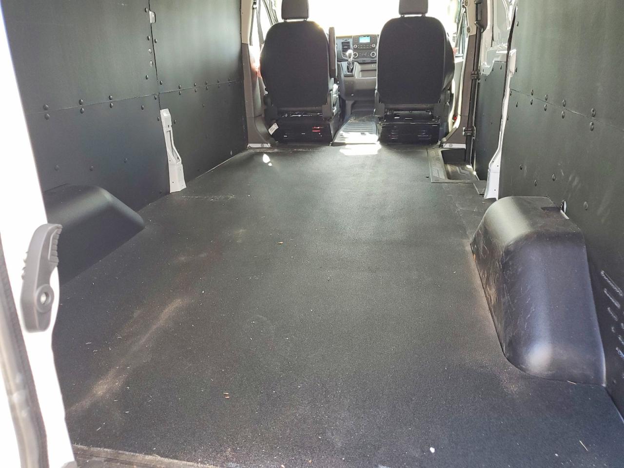 2025 FORD TRANSIT 250 DELIVERY VAN photo 19