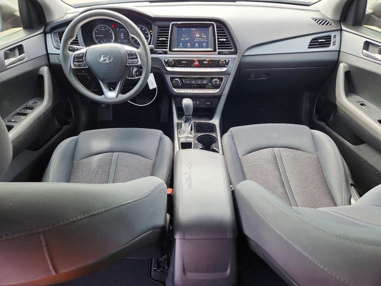 2018 HYUNDAI SONATA SE photo 8
