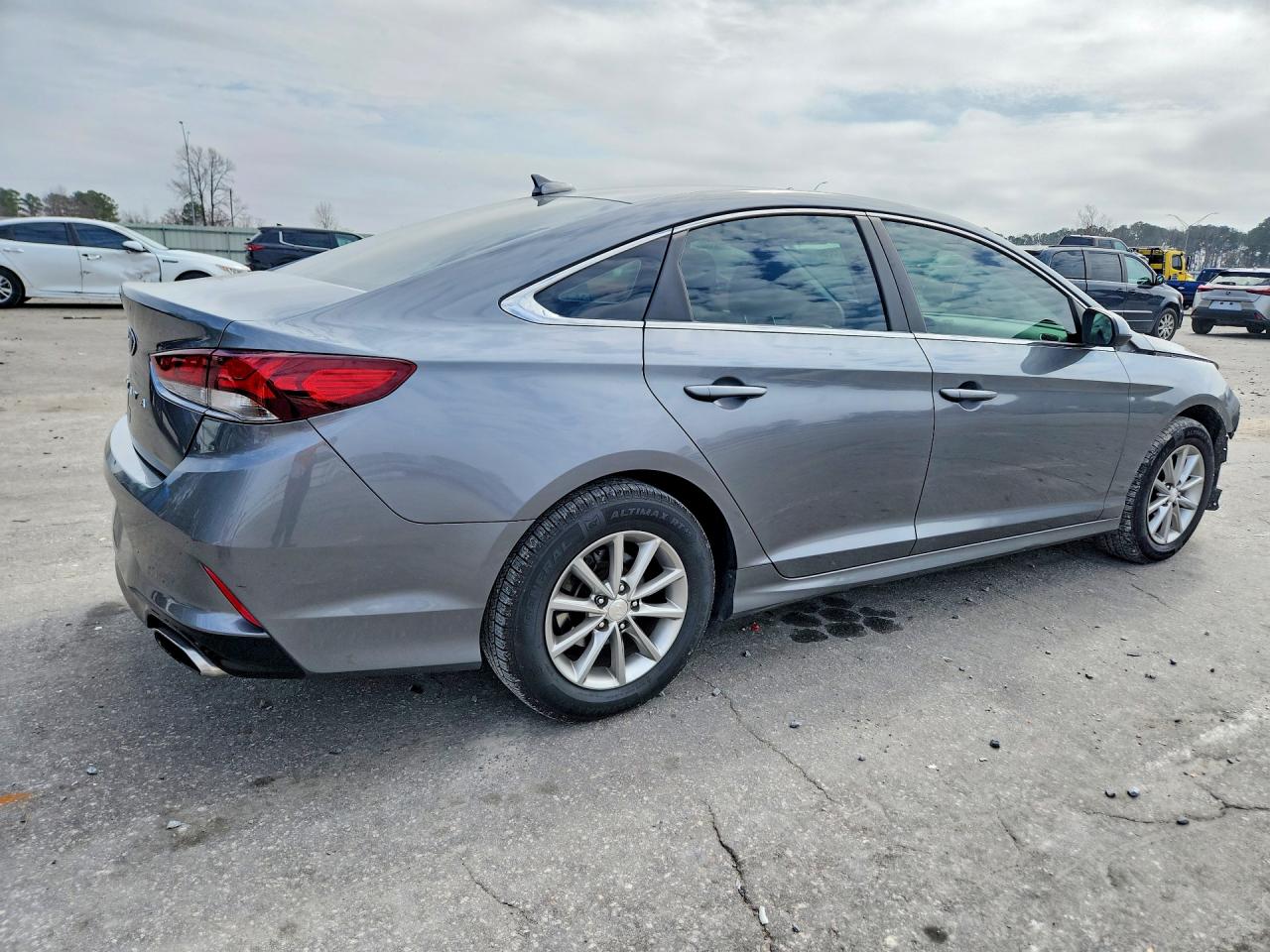 2018 HYUNDAI SONATA SE photo 3