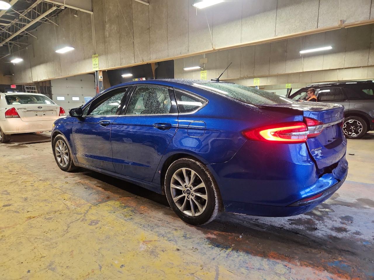 2017 FORD FUSION SE photo 2