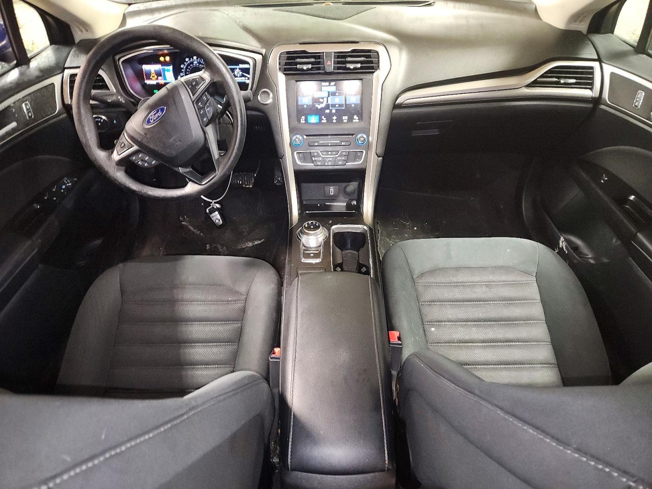 2017 FORD FUSION SE photo 8