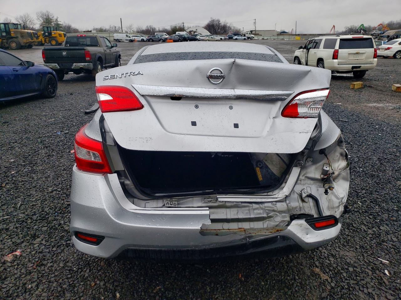 2018 NISSAN SENTRA S photo 11