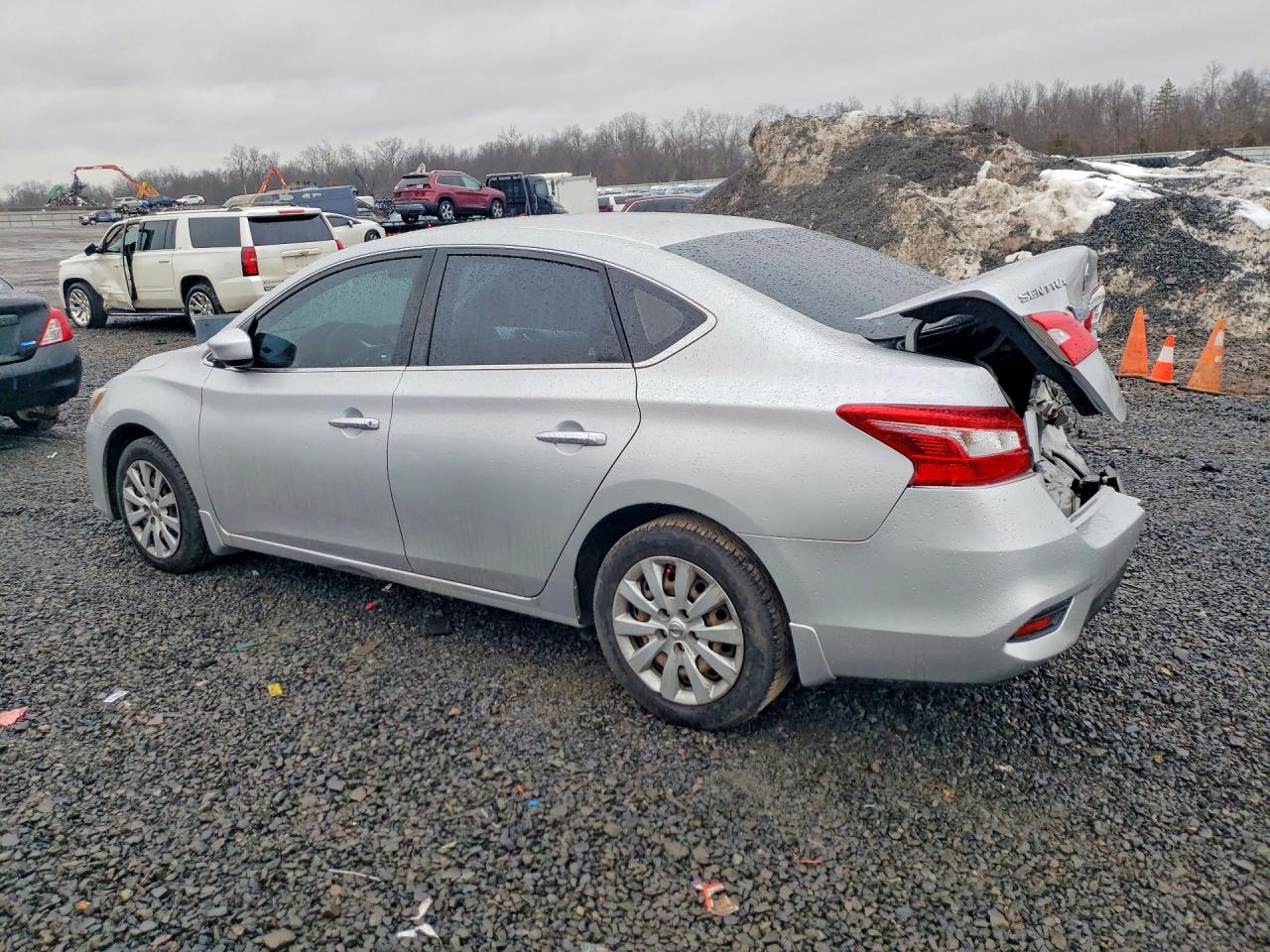 2018 NISSAN SENTRA S photo 3