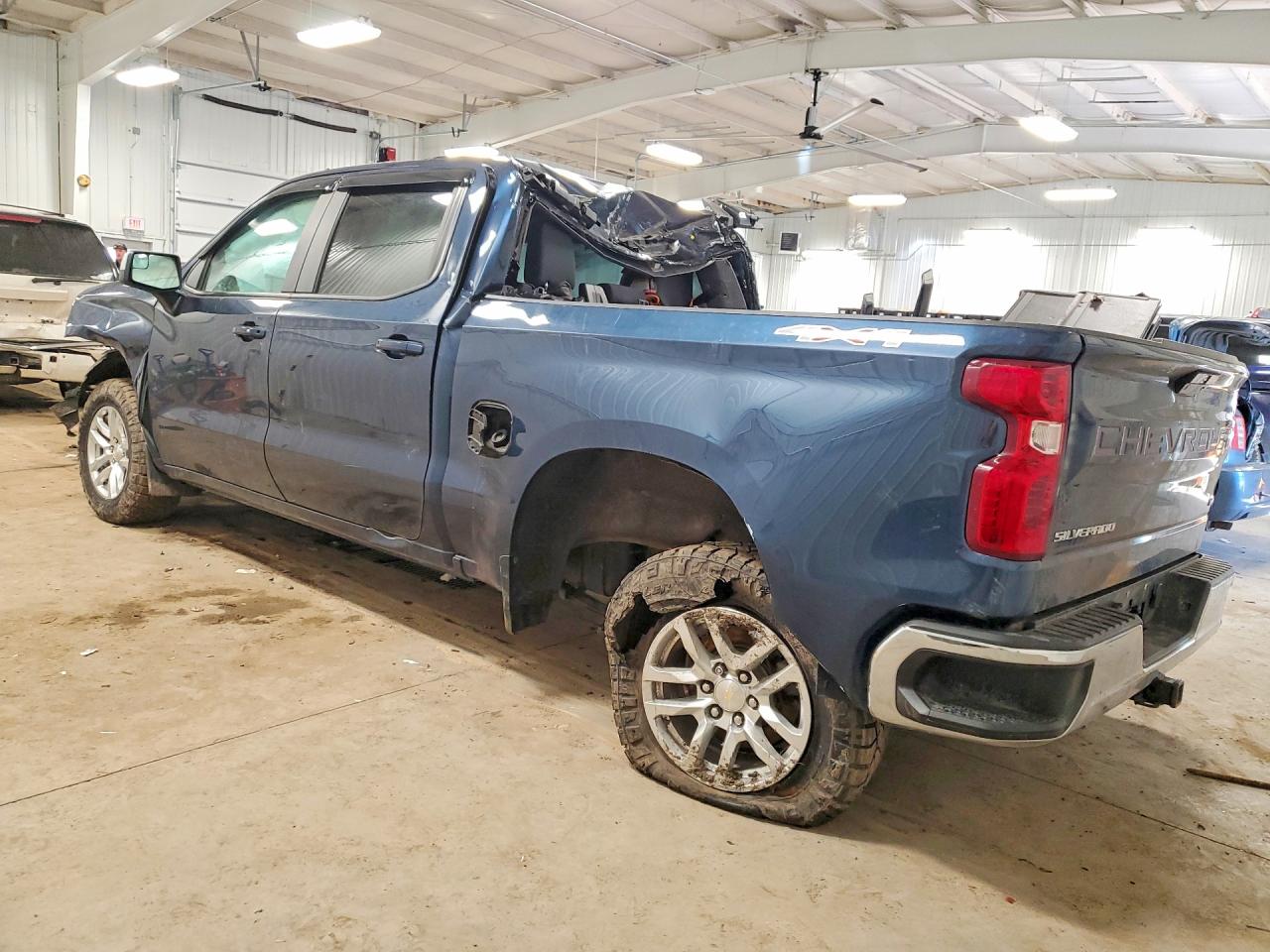 2021 CHEVROLET SILVERADO K1500 LT photo 3