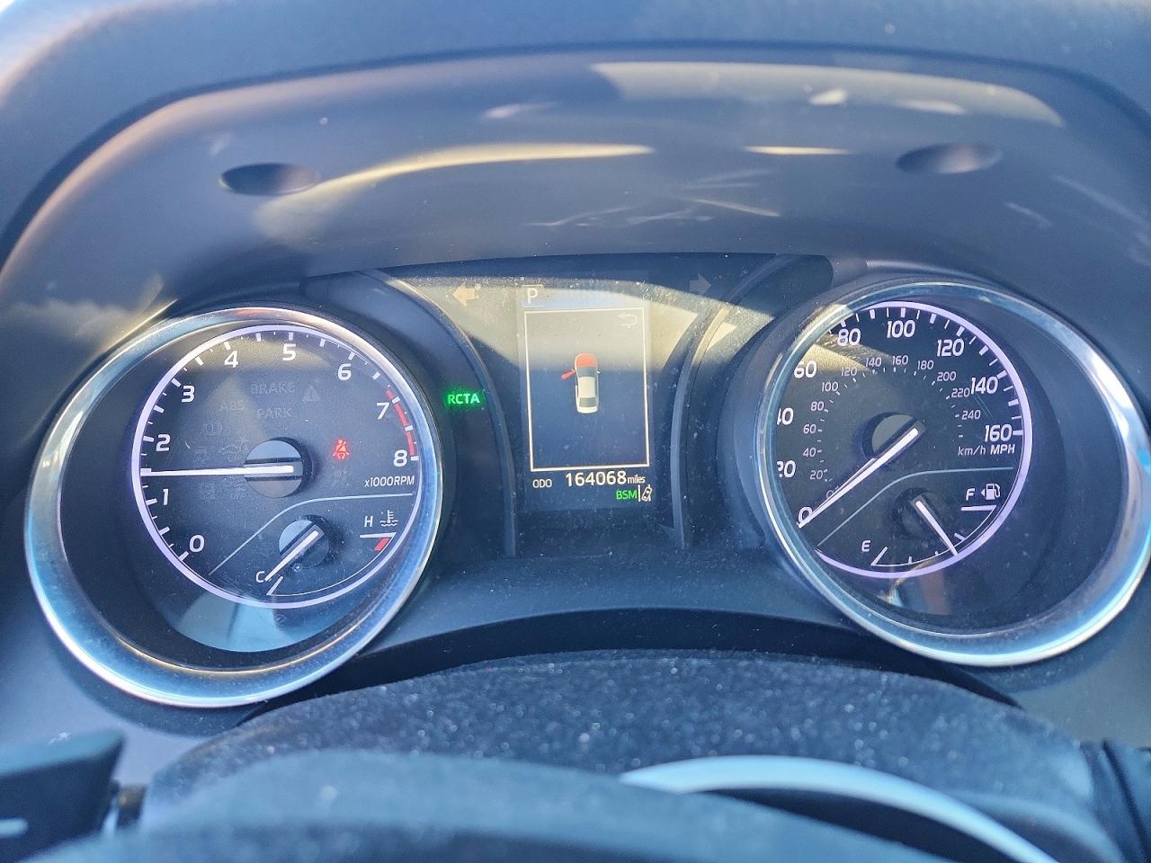 2019 TOYOTA CAMRY SE photo 17