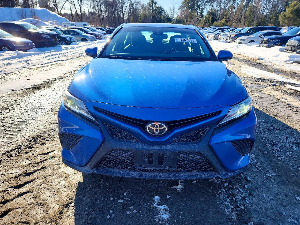 2019 TOYOTA CAMRY SE photo 9