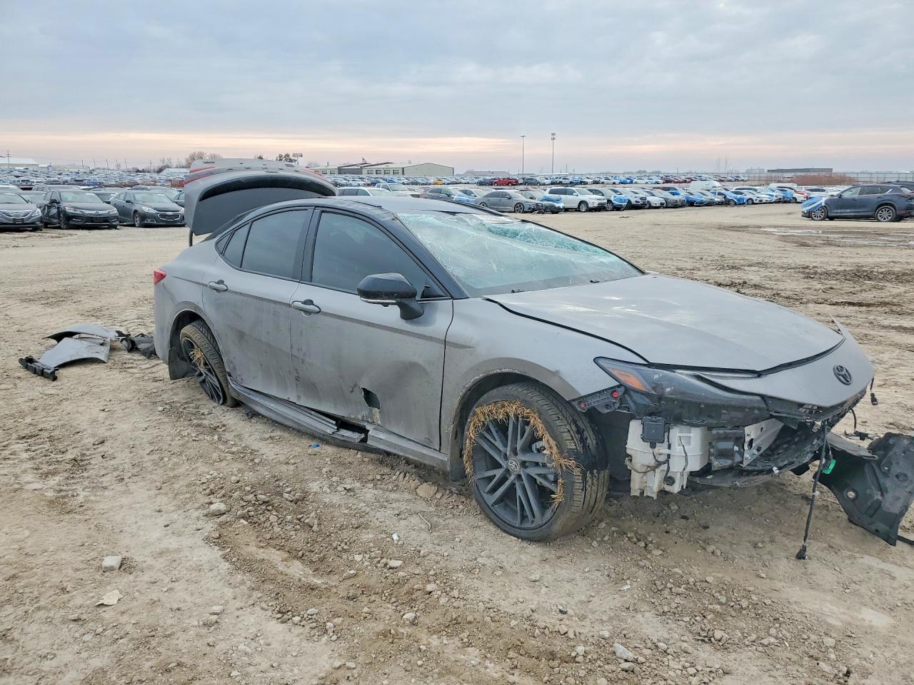 2025 TOYOTA CAMRY XSE photo 7