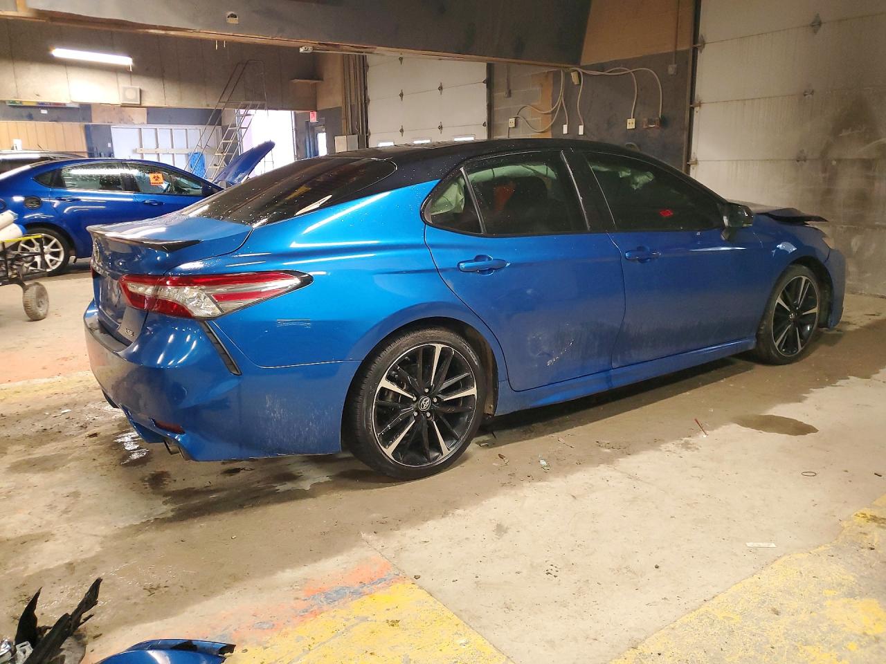 2018 TOYOTA CAMRY XSE photo 5