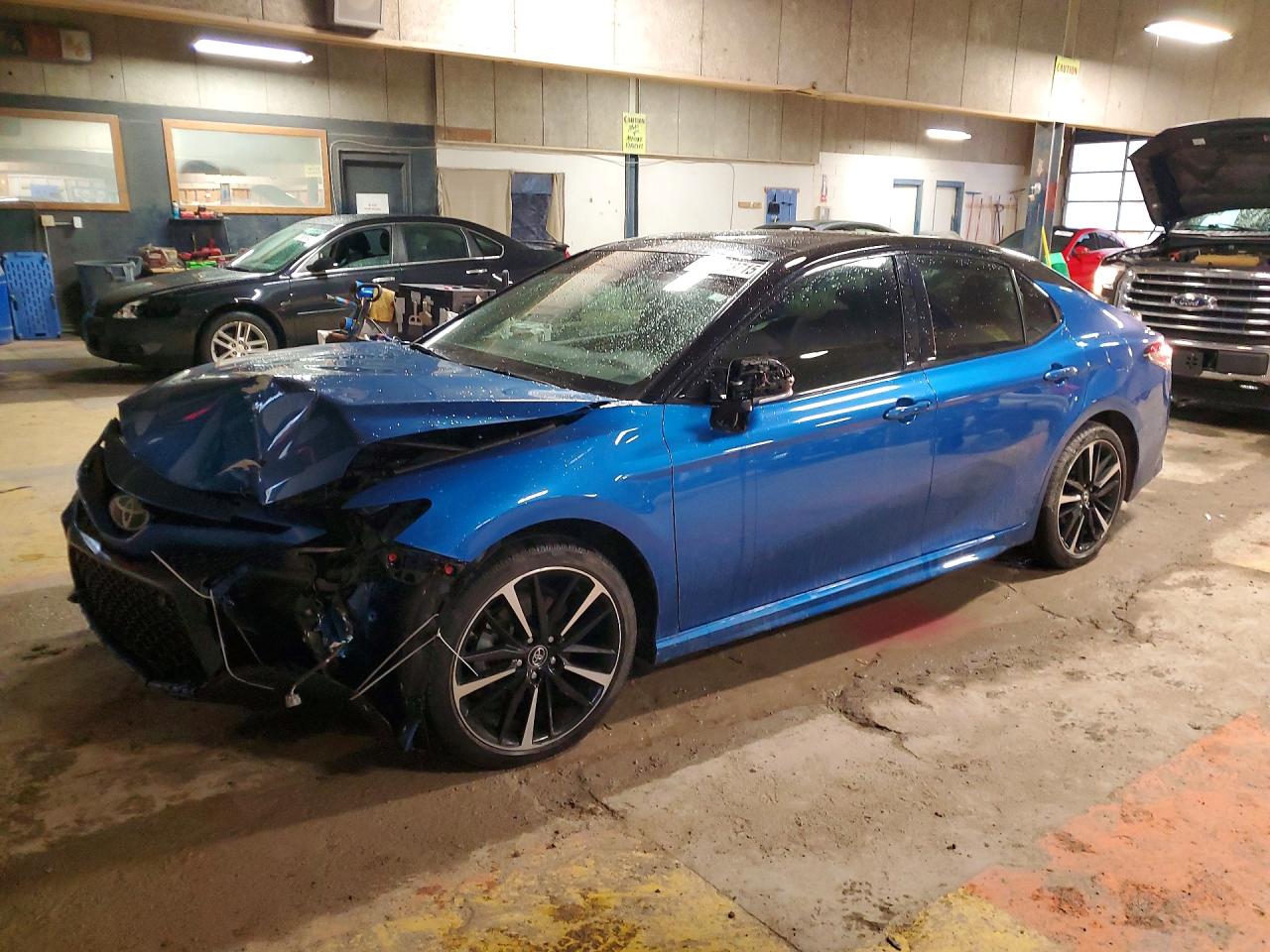 2018 TOYOTA CAMRY