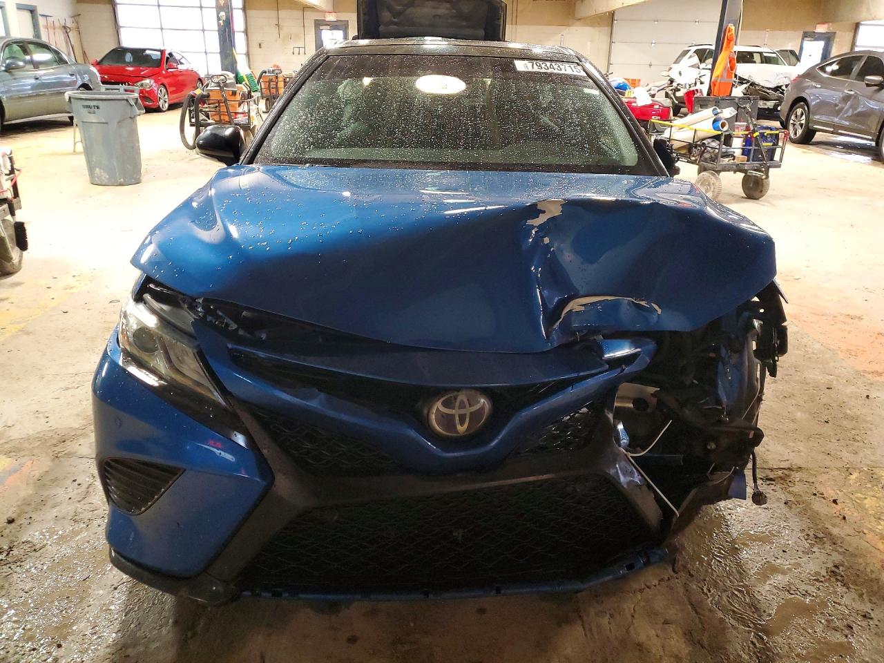 2018 TOYOTA CAMRY XSE photo 9