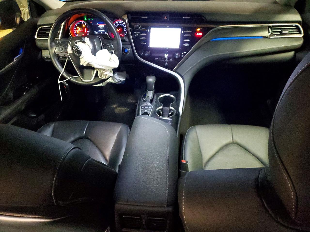 2018 TOYOTA CAMRY XSE photo 15