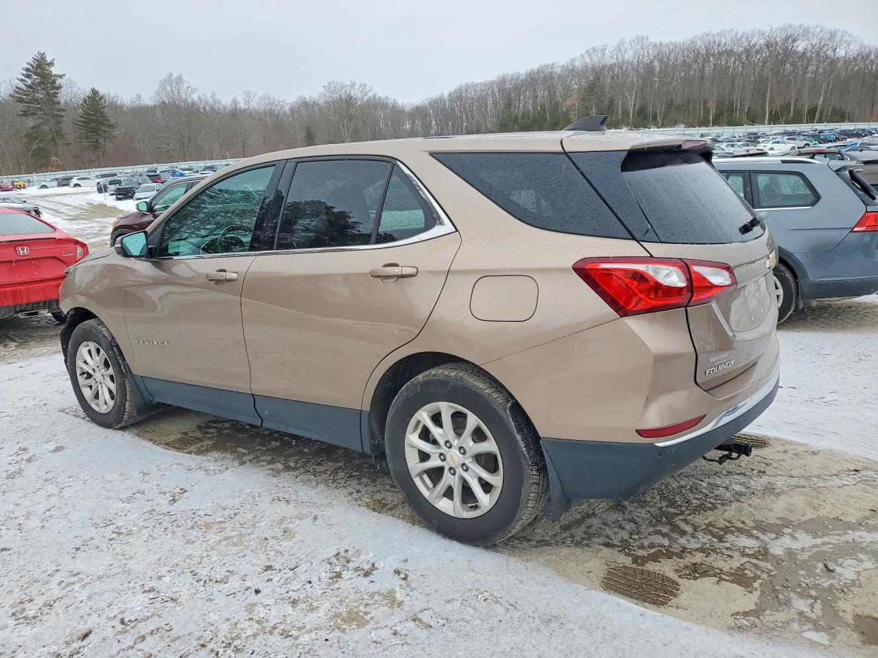 2018 CHEVROLET EQUINOX LT photo 2