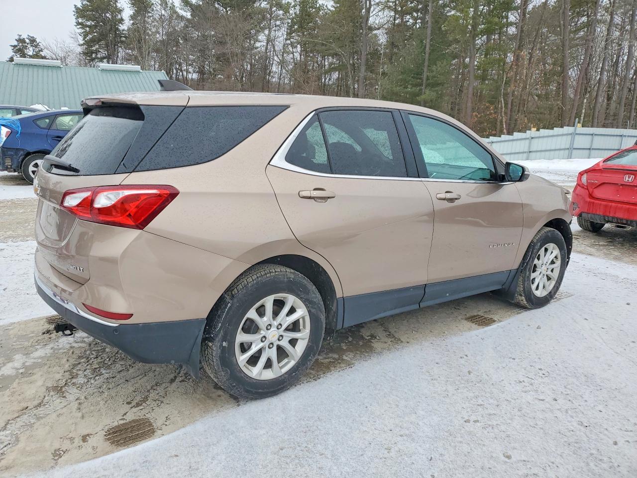 2018 CHEVROLET EQUINOX LT photo 3