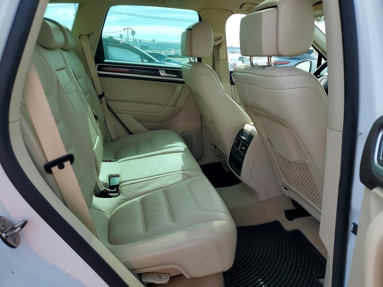 2014 VOLKSWAGEN TOUAREG V6 TDI photo 11