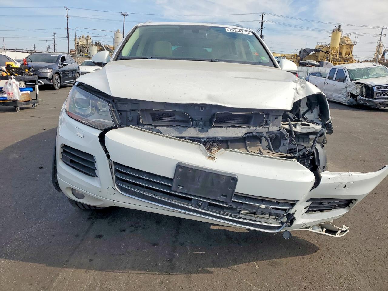 2014 VOLKSWAGEN TOUAREG V6 TDI photo 5