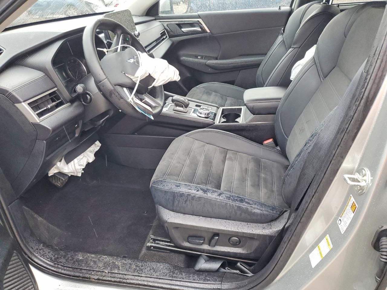 2024 MITSUBISHI OUTLANDER SE photo 19