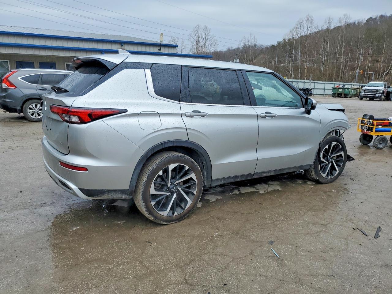 2024 MITSUBISHI OUTLANDER SE photo 7