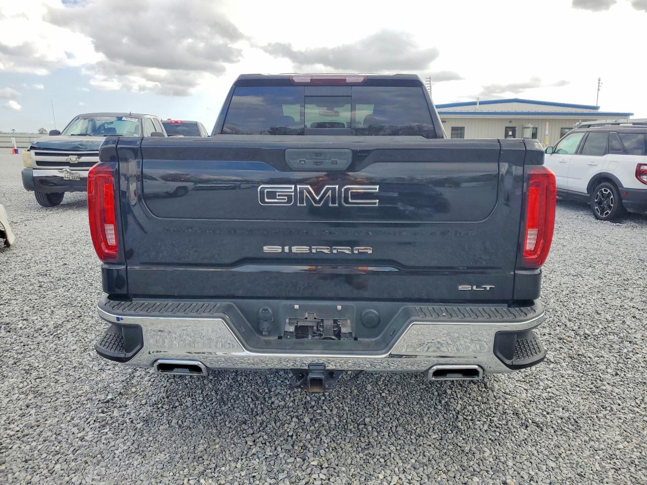2021 GMC SIERRA K1500 SLT photo 11