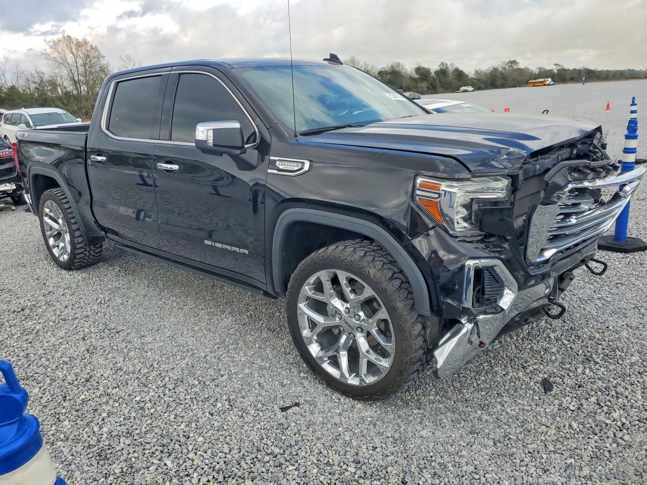 2021 GMC SIERRA K1500 SLT photo 7