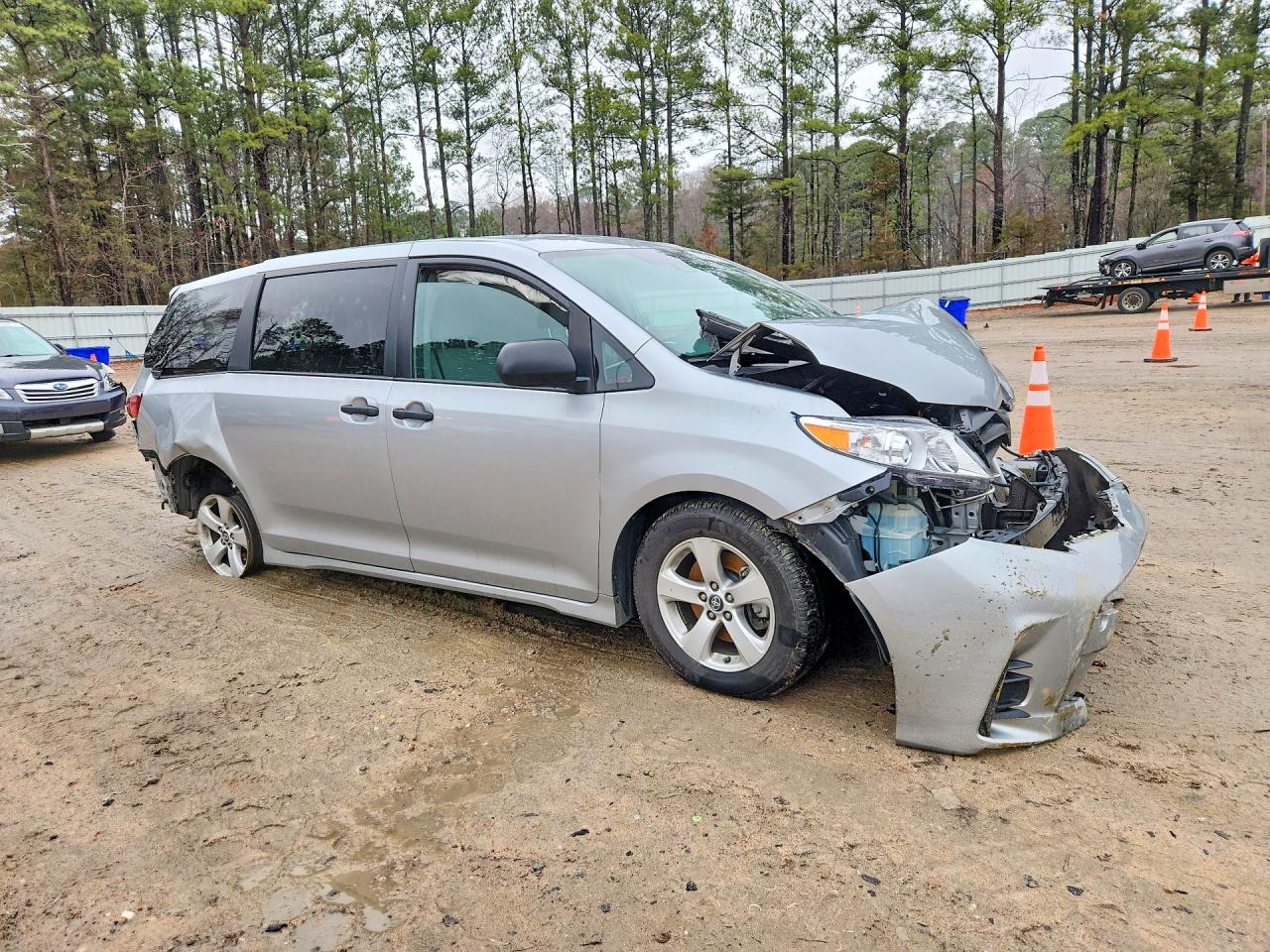 2020 TOYOTA SIENNA L 7-PASSENGER photo 4