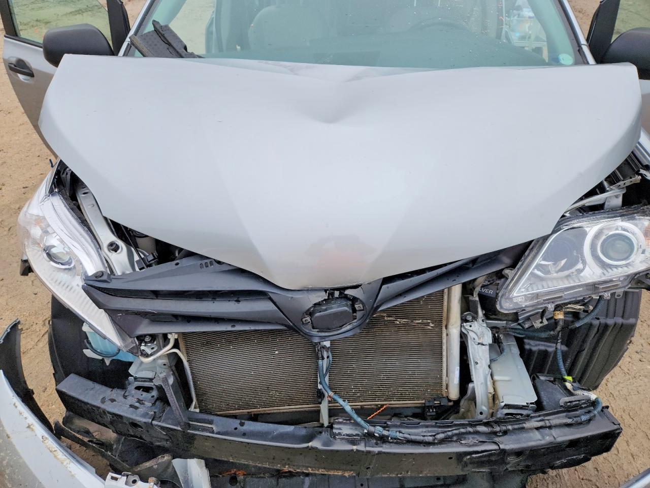 2020 TOYOTA SIENNA L 7-PASSENGER photo 12
