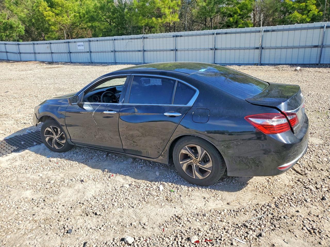2016 HONDA ACCORD LX photo 4