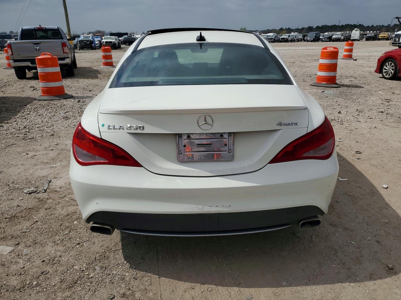 2016 MERCEDES-BENZ CLA 250 4MATIC photo 11